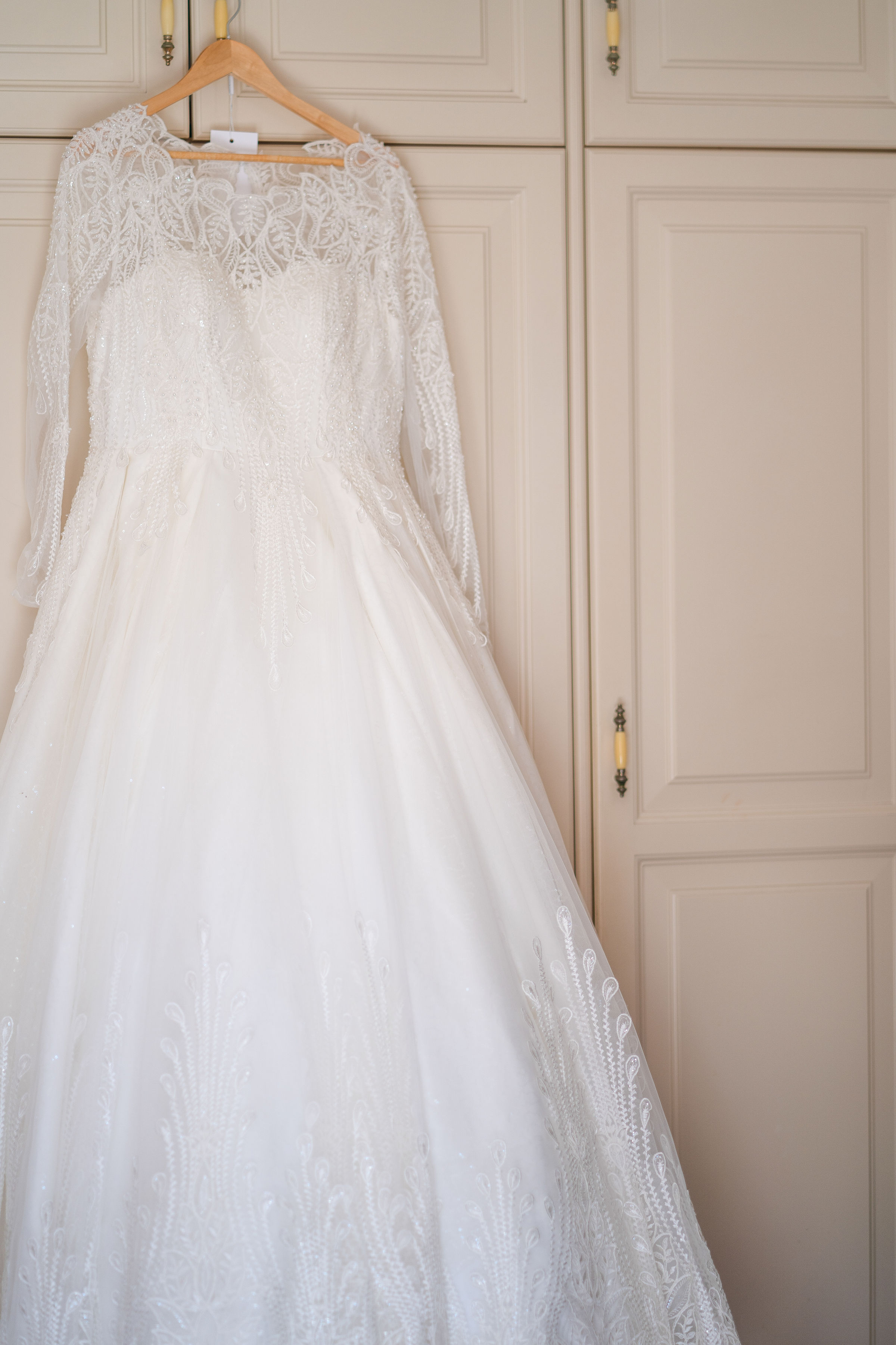 Stunning White Glitter Ball Gown Dress including Veil for Sale Designed